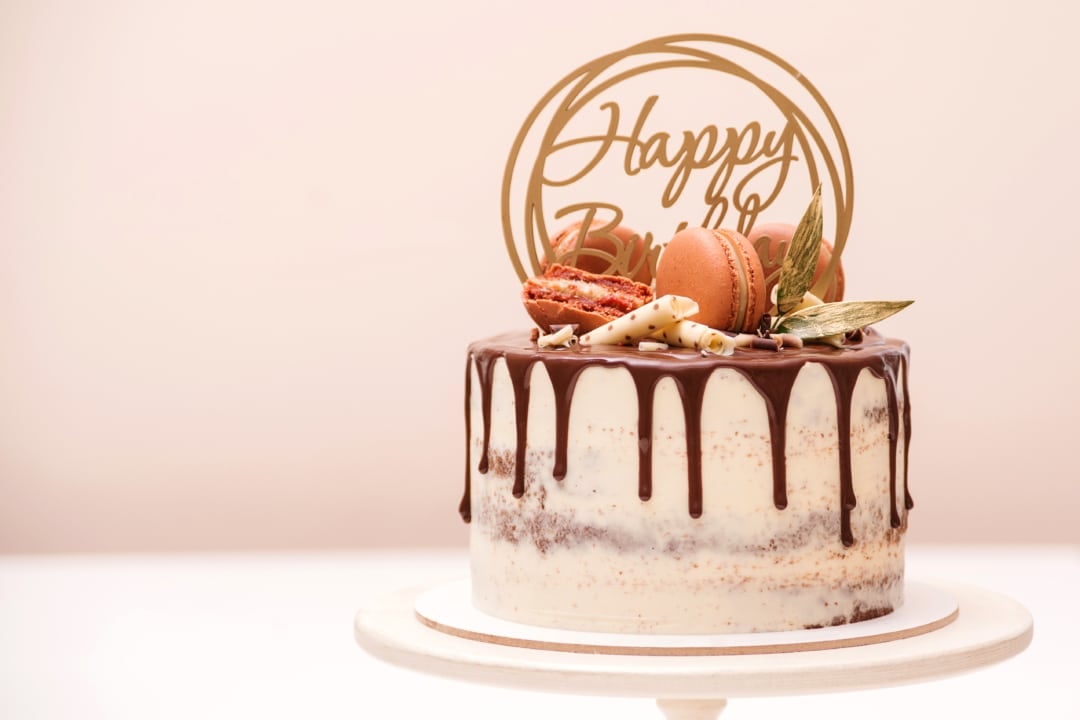 Floral Macaron Cake - customize — Nutmeg Cake Design
