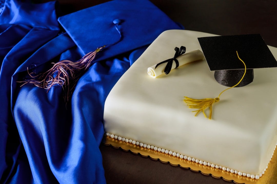 Graduation cake pan sale
